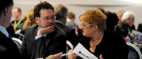 Venstre-venn p� sykebes�k hos Solum Larsen