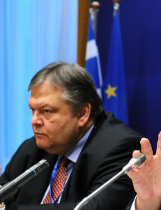 Hellas til EU med
ny innsparingspakke