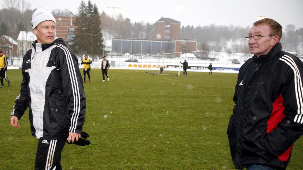 - KOM HJEM: Pappa Odd Iversen mener Rosenborg er det beste klubbvalget for s�nnen Steffen. Her er de to sammen p� treningsfeltet p� Lerkendal i 2007. Foto: Tom E. �sthuus, Dagbladet