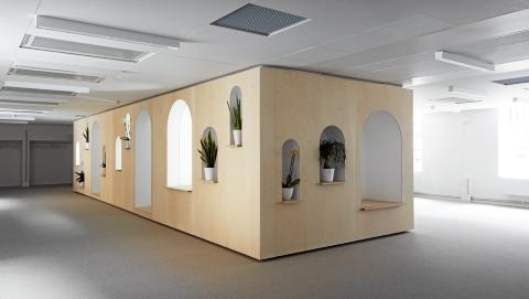 HAGER: Kontorene til Netlife Research er delt opp i soner kalt hager. P� bildet ser du klosterhagen, som best�r av tre sm� stillerom. Foto: Ivan Brodey