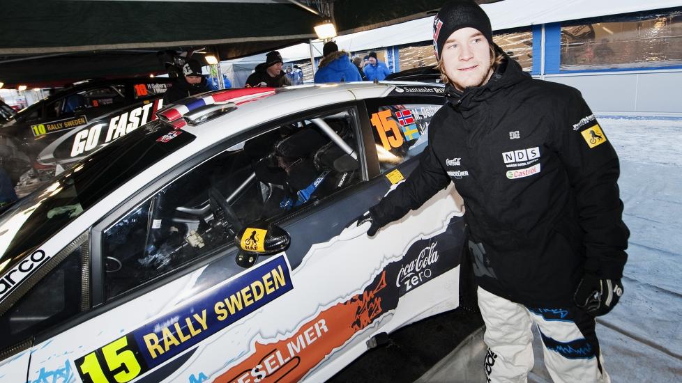 GOD START: Mads �stberg var nest raskest p� den f�rste fartspr�ven i Rally Sverige - en 1,9 kilometer lang superspesial i Karlstad.Foto: SCANPIX / AFP PHOTO/ JONATHAN NACKSTRAND