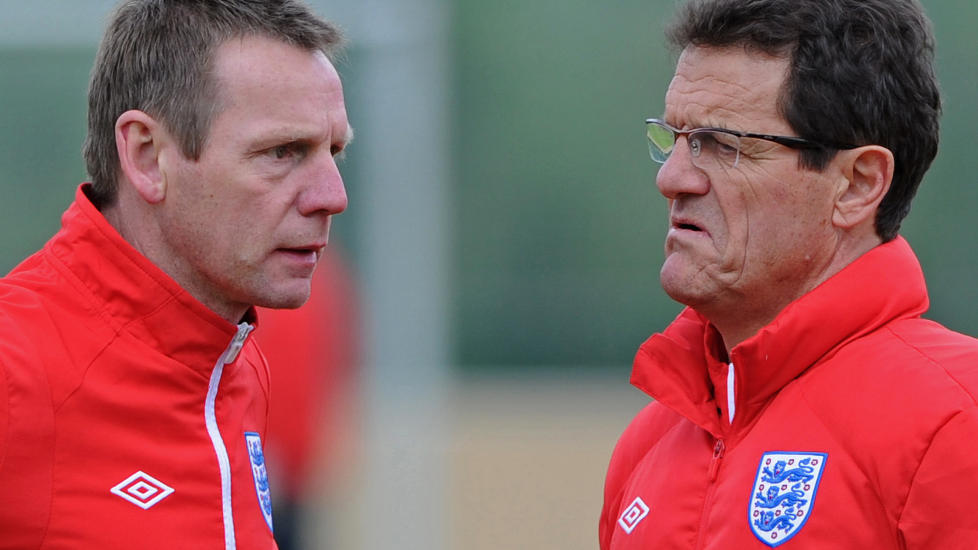 I S�KELYSET: Stuart Pearce hadde bare v�rt midlertidig landslagssjef i England i noen timer f�r avisene gravde i fortida hans. Foto: AFP PHOTO / PAUL ELLIS
