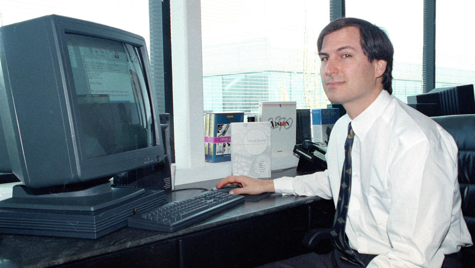 BLE KARTLAGT: Her er IT-geniet Steve Jobs i 1991, da han ble kartlagt av FBI for mulige oppdrag for presidenten. Foto: AP Photo/Ben Margot