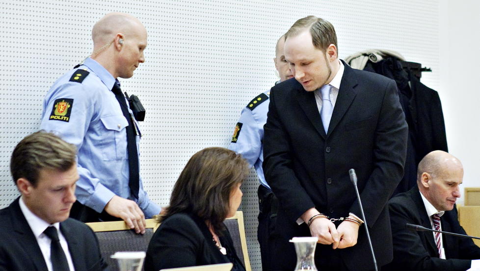 MED TVANG: Terrorsiktede Anders Behring Breivik nekter � samarbeide frivillig med de to rettsoppnevnte sakkyndige. 
Foto: Nina Hansen / Dagbladet
