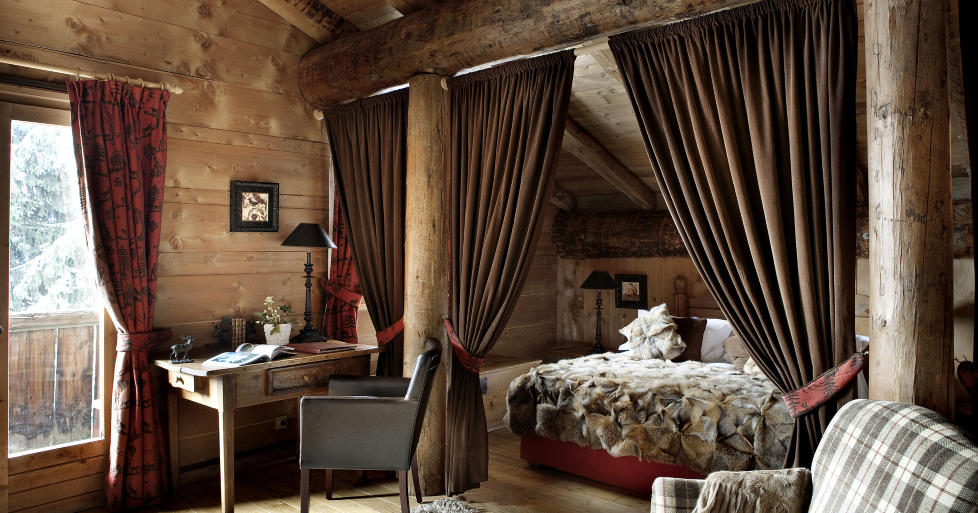 ELEGANT: Rommene har lun stil, gode senger og et sv�rt bad.