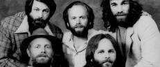 The Beach Boys lover «Good Vibrations» på scenen