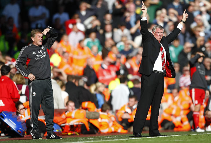 LANSERER FERGIE FOR ENGLAND?: Kenny Dalglish var kryptisk da han snakket om hvem som b�r overta England p� dagens pressekonferanse. Foto:  (AP Photo/Tim Hales)