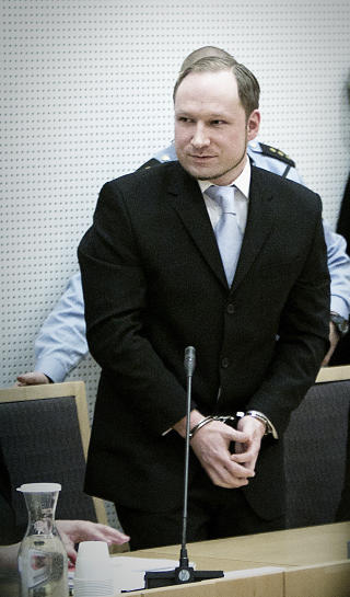 �GODGUTTEN�: �Godgutten gj�r en god figur p� TV,� skrev den n� oppsagte l�reren p� sin Facebook-profil om massemorderen og terroristen Anders Behring Breiviks opptreden i retten mandag. Foto: BJ�RN LANGSEM / DAGBLADET