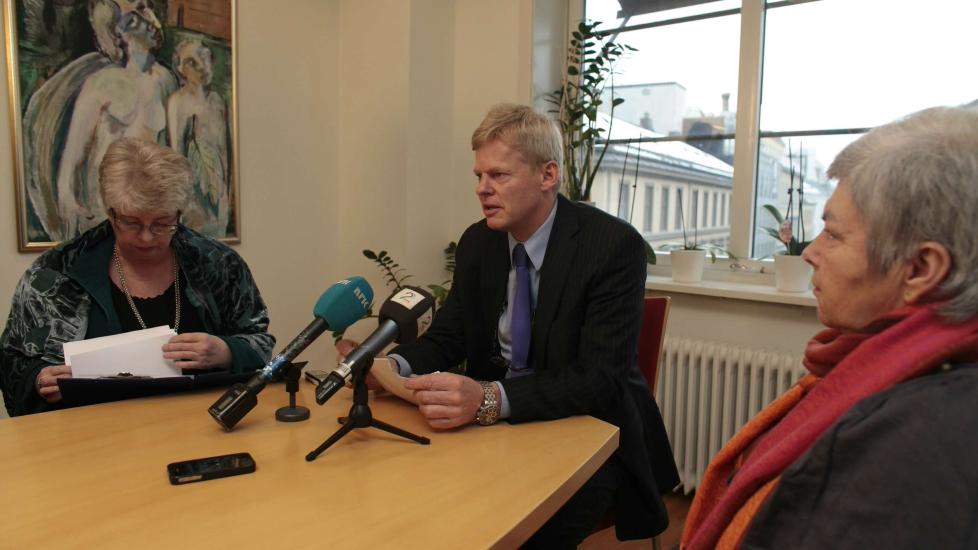BER OM HJELP: Advokat Morten Furuholmen vil ha �kt fokus p� de to nordmennene i Kongo, og ber Stoltenberg og Faremo ta kontakt med sine kongolesiske kolleger. Foto: Torbj�rn Gr�nning /  Dagbladet