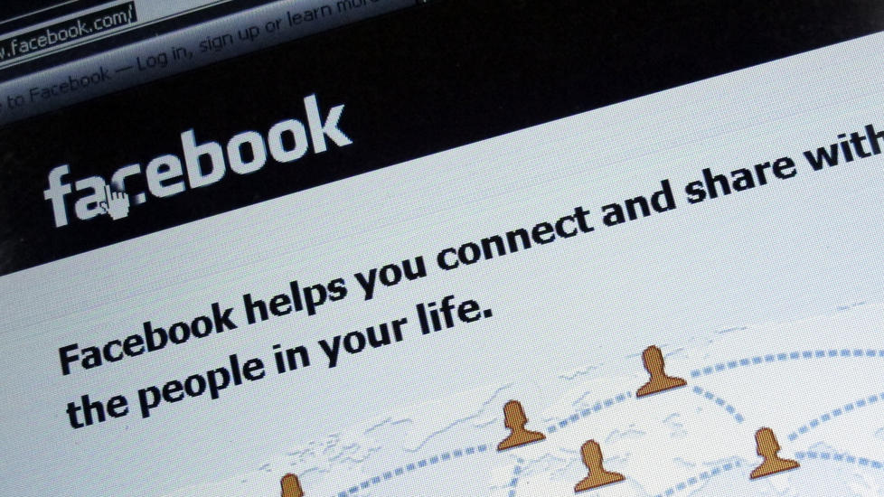 MYE TID P� FACEBOOK: Jenelle Potter brukte ekstremt mye tid p� Facebook, sier politiet. Faren hennes og en annen mann drepte et par som fjernet henne som venn p� nettstedet. Foto: REUTERS/Michael Dalder