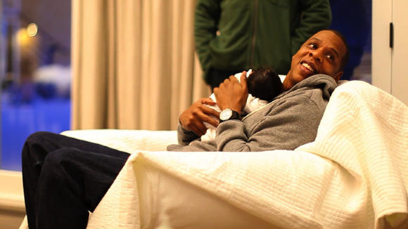 NYBAKT PAPPA: Rapmogul Jay-Z med �n m�neder gamle Blue Ivy Carter. Foto: Life   Times