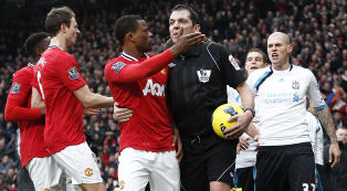 Dommeren br�t inn og stoppet Evra-feiring