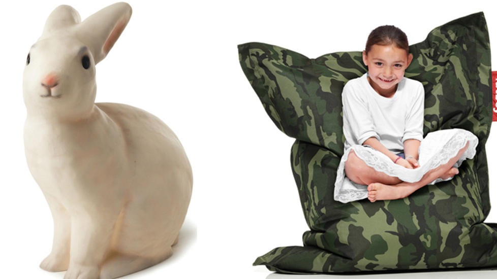 S�T ELLER T�FF: Harepuslampen er et s�tt innslag p� babyrommet - mens Fatboy sittestolen i kamuflasjem�nster uten tvil vil glede gutta. Foto: Produsenten