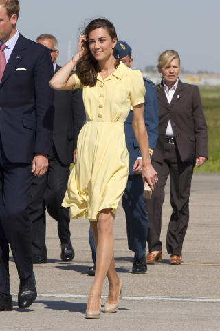 PACKHAM-FAN: Prinsesse Kate i en av sine manger kjoler signert Jenny Packham. Foto: Stella Pictures