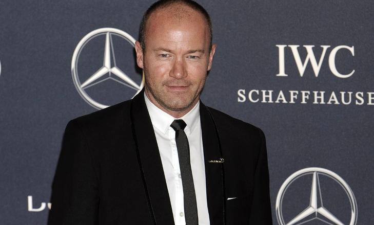 IKKE ENIG: Alan Shearer st�tter ikke oppf�rselen til Luis Suarez. Foto:  EPA/FACUNDO ARRIZABALAGA