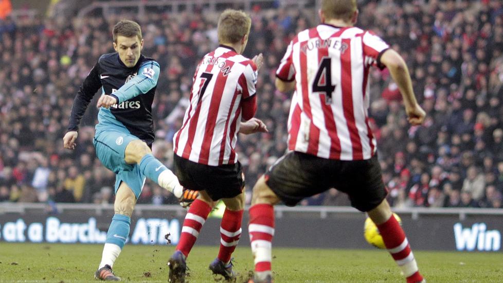 FRYKTET SKUDDBEIN: Det er nok flere kjendiser som ikke akkurat er Arsenal-fans i tida framover, p� grunn av Aaron Ramseys  �forbannelse�. Foto: Scanpix