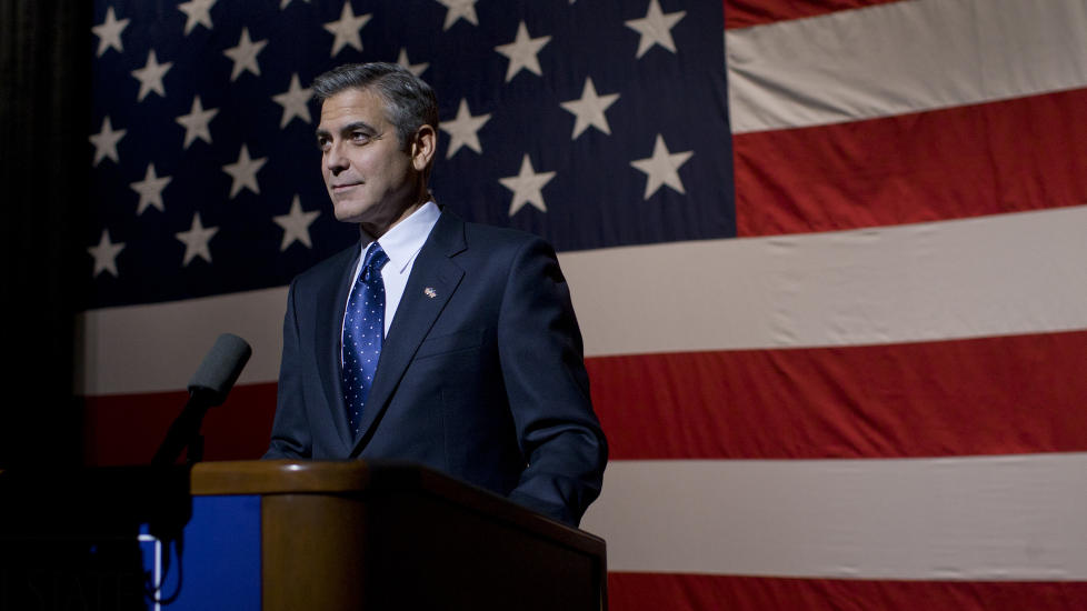 M�TTE GEORGE: Det nye filmmagasinet Cinema m�tte George Clooney. Men de sliter med � heve filmjournalistikken. Her er Clooney i den kommende �Maktens menn�, som han forteller om i magasinets f�rste nummer.