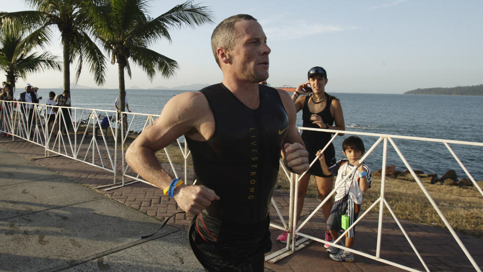 IMPONERTE TRIATLONELITEN: Lance Armstrongs sterke andreplass i Ironman Panama imponerer de som har greie p� den slags.Foto: SCANPIX/AP/Arnulfo Franco