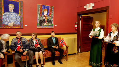 ET LITE STYKKE NORGE: Et av kongens stoppesteder i l�pet av den ti dager lange amerikareisen er Norway Hall i Duluth i Minnesota.
Foto: Agnete Brun / Dagbladet