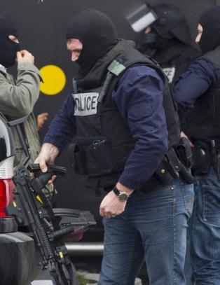 Mann p�grepet etter bombetrussel mot flyplass i Amsterdam