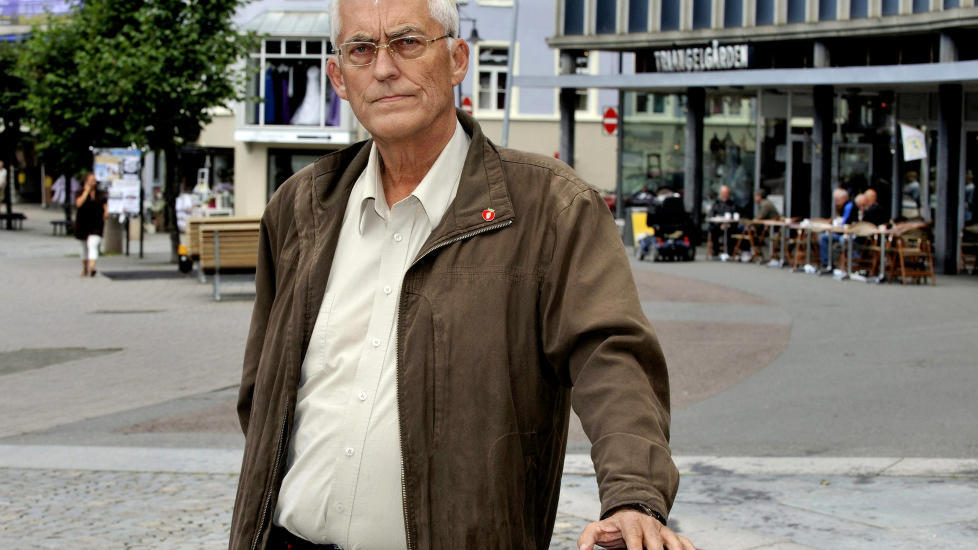 NY KONTROVERS:  Johnny W�hler fra Hamar Frp f�r ikke st�tte fra sin lokallagsleder for publiseringen av et bilde av Stoltenberg klippet sammen med massedrapsmannen Anders Behring Breivik som han har lagt til p� sin Facebook-side. Foto: Jens Erik Jensrud/Hamar Arbeiderblad