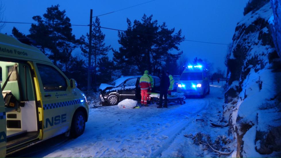 TOTALVRAK: I denne bilen satt en kvinne skadd, mens flere bilister kj�rte forbi, if�lge hennes ektemann. Foto: Robert Jan Leerink