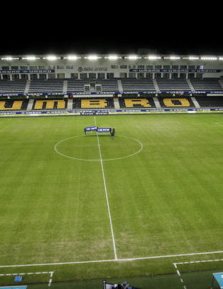 Pr�ver � forhindre at det blir lagt kunstgress p� S�r Arena