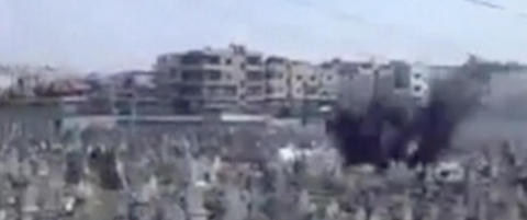 Her bombes kirkegården i Homs