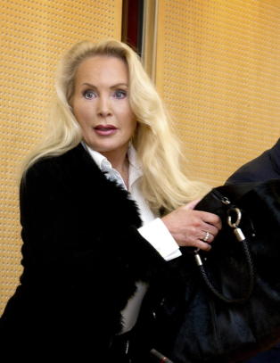 Mona H�iness tar omkamp mot Hegnar