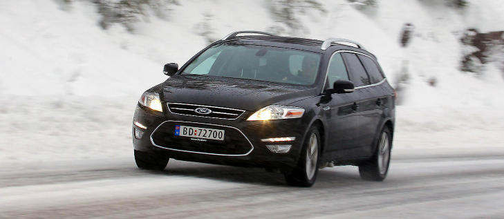 KJ�REMESTEREN: Testvinneren Ford Mondeo har masse plass, f�les trygg og er fin-fin bil � kj�re.