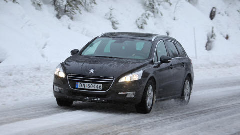 IKKE LIKE FRANSK: Peugeot 508 virker p� mange omr�der mer tysk enn fransk. Den er langt stivere enn vi er vant med fra franskmennene.