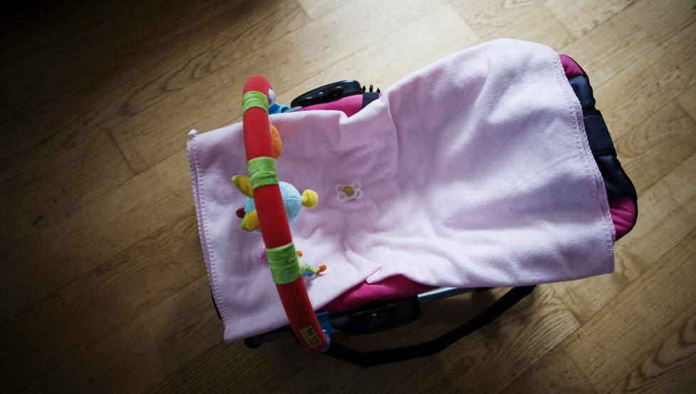 FAMILIEPOLITIKK: Hvis alle kvinner f�r �rett til barn�, n�r kommer den f�rste klagen p� et utviklingshemmet barn, sp�r artikkelforfatteren. Foto: Linda N�sfeldt
