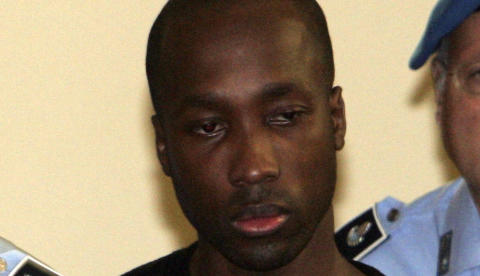 - SNAKKET: En d�mt barnemorder p�st�r at Rudy Guede innr�mmet i fengsel � ha st�tt bak drapet p� Meredith Kercher. Guede soner en rettskraftig dom p� 16 �r. Foto: Scanpix/AP Photo/Pier Paolo Cito