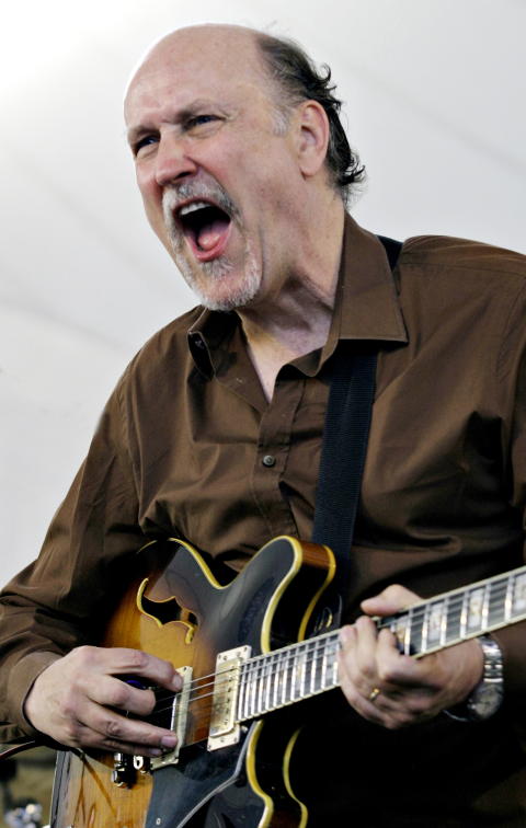 GJENSYN 2: John Scofield kommer tilbake til Moldejazz, men denne gang med et helt nytt band. FOTO: BJ�RN-OWE HOLMBERG/DAGBLADET