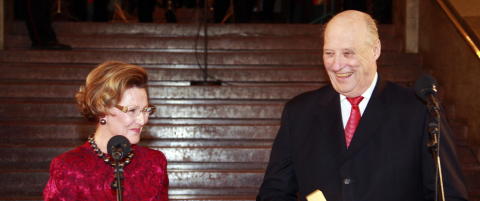 Se kongeparet takke for bursdagsgaven