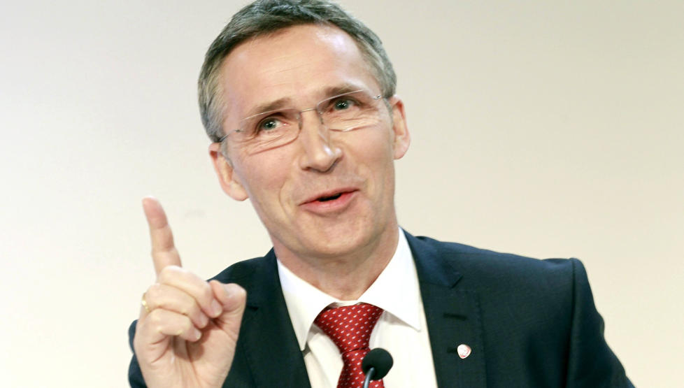 SLUTTER SEG TIL STOLTENBERG: �Jeg slutter meg til statsministerens betraktninger ved slike korsveier. Stoltenberg sa det slik: �Det som ikke fungerer m� repareres. Det som er bra m� bevares�, skriver kronikkforfatteren. Foto: Morten Holm / Scanpix