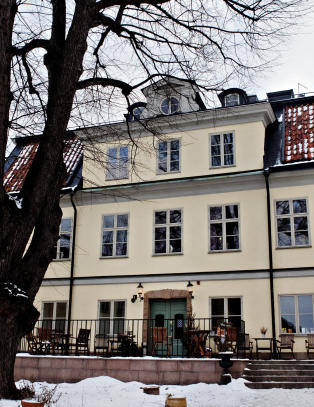 Det går så langt at taxisjåføren ber oss bevise at stedet finnes
