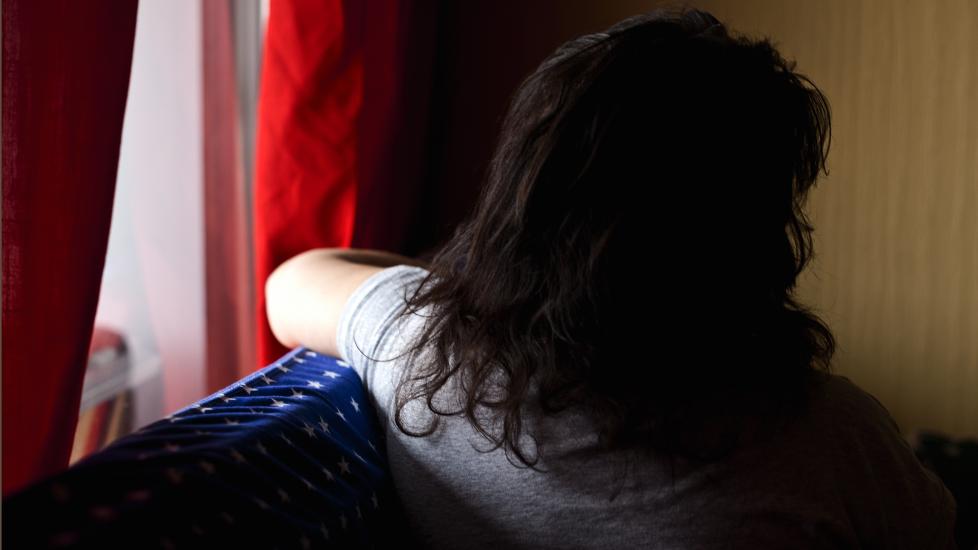 LEVER I FRYKT: Anne (44) forteller at hun ble dopet ned og voldtatt i april 2011 av en bekjent. Hun anmeldte saken i starten av mai. Ni m�neder senere er mannen fortsatt ikke avh�rt. Anne mener hun ikke blir tatt p� alvor av politiet, og lever i konstant frykt for at den mistenkte skal kontakte henne. Foto: Melisa Fajkovic / Dagbladet