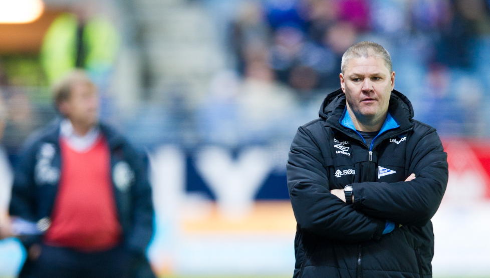  VINTER I VENTE:  Start-trener Mons Invar Mjelde frykter at serie�pningen mot H�nefoss kan bli en parodi, om vinterv�ret som er meldt i Kristiansand virkelig kommer. Foto: Kent Skibstad / Scanpix