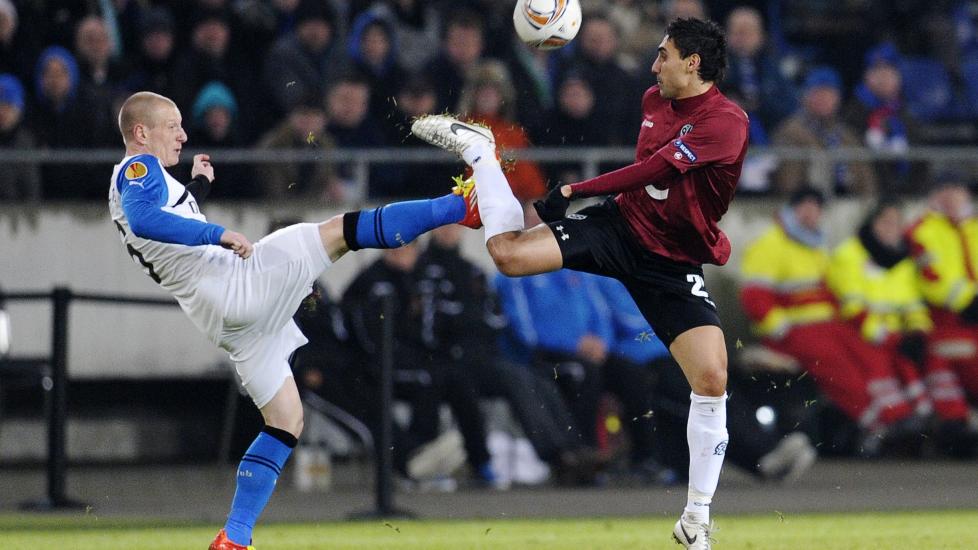 KLAR TIL KAMP: Mohammed Abdellaoue er klar til kamp mot Brugge. Foto: AFP PHOTO / OLIVER HARDT