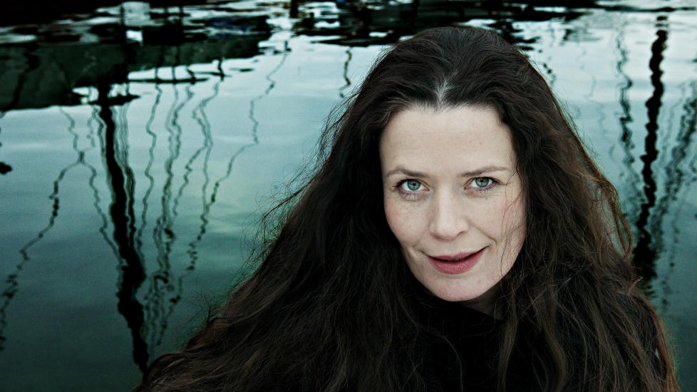 Erfaren: Hun vet hva det handler om n�r hun n� skal spille teater om utroskap i Anna Karenina. Men hun tror likevel at ekteskapet styrker kj�rligheten - tross alt.