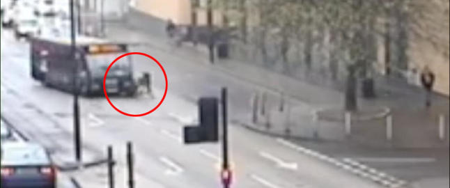 Kj�rer han ned  syklisten med vilje?