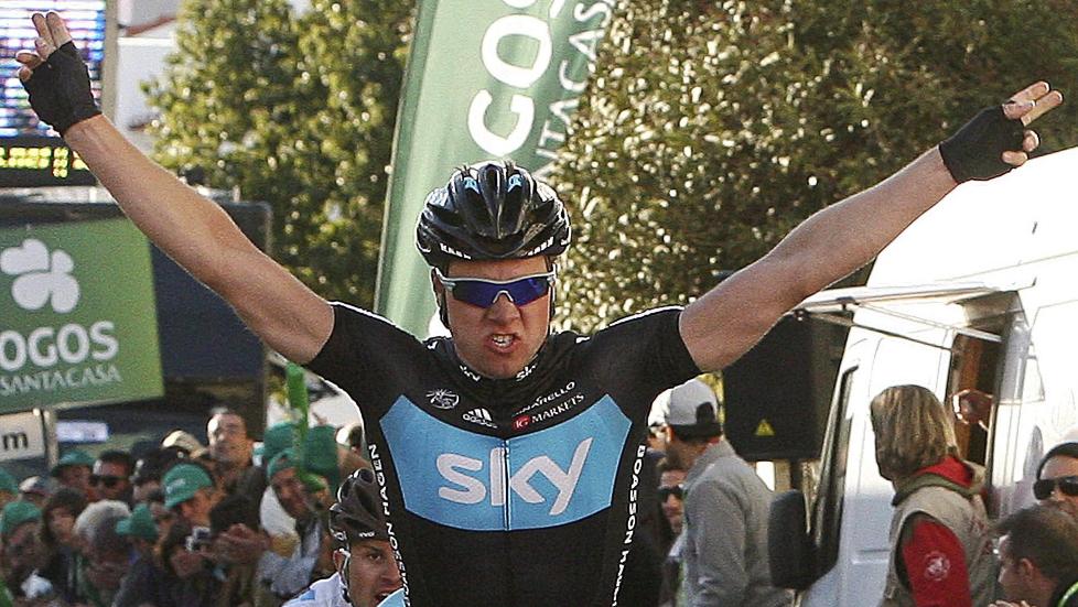 MISTET LEDERTR�YA: Edvald Boasson Hagen mistet ledertr�ya til lagkamerat Richie Porte fra Australia etter 3. etappe i det portugisiske sykkelrittet Volta ao Algarve fredag. Foto: EPA/LUIS FORRA / SCANPIX