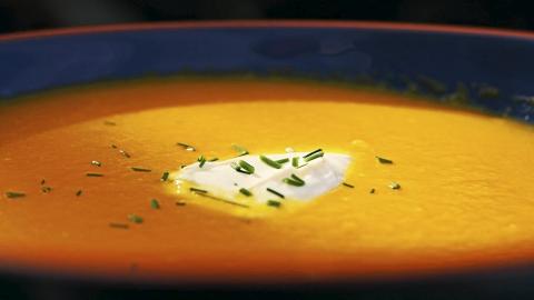 GULROTSUPPE: Herlig enkelt. Foto: Erik Hannemann