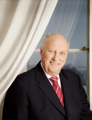 Kong Harald fyller 75 �r