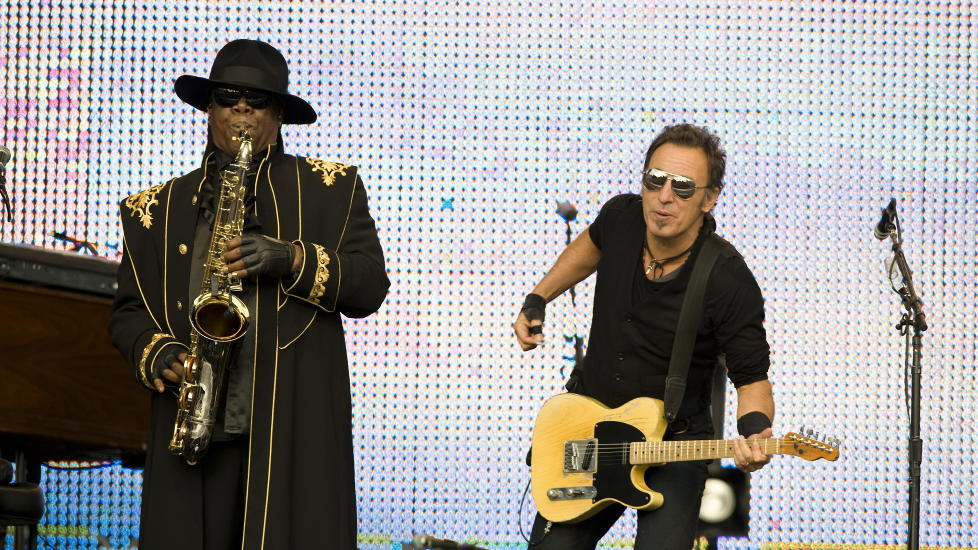 SISTE GANG: Clarence Clemons, som d�de nylig, bidrar med sin siste solo p� Bruce Springsteens nye plate. Her er de to fotografert i Bergen i 2009. Foto: Tor Erik H. Mathiesen / Dagbladet