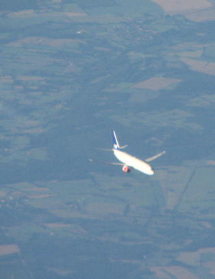 - To fly som passerer hverandre i 850 km/t ser helt klart spektakul�rt ut