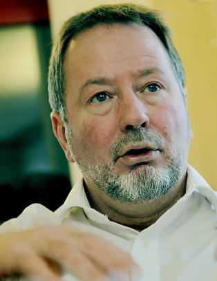 Krever pappamilliard