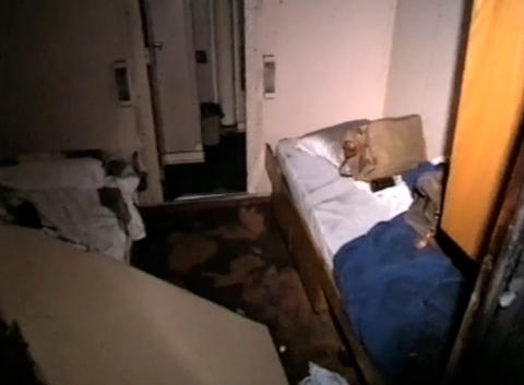 SITUASJONSBILDER: Scenene som m�tte krimteknikerne har fulgt dem helt siden aprildagene i 1990. Her er et av politiets egne bilder fra Scandinavian Star.