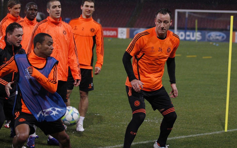 SKADD: John Terry er ute med skade i to m�neder. Foto :REUTERS/Tony Gentile